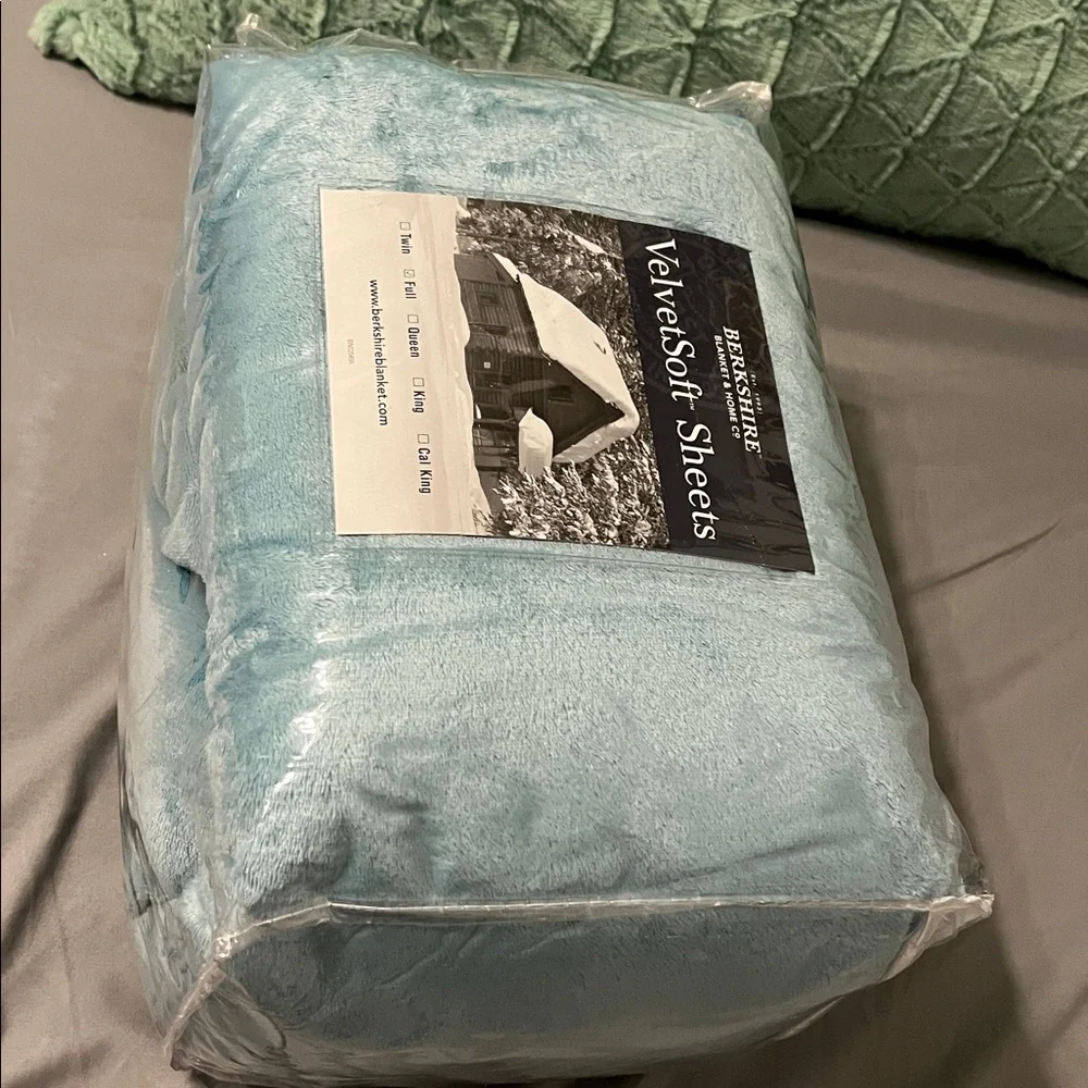 Berkshire VelvetSoft Sheets Set of 4 items, Full Size